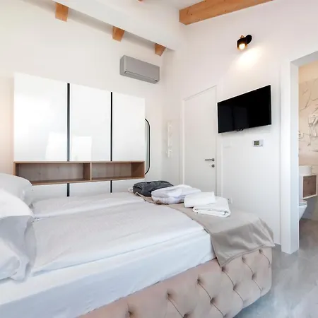 Boutique Arion 4*
