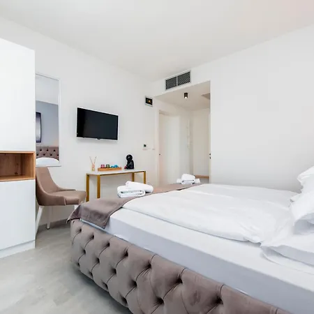 Boutique Arion 4* Ровинь