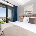 Boutique Arion 4*