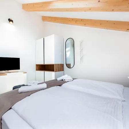 Boutique Arion Bed & Breakfast 4*