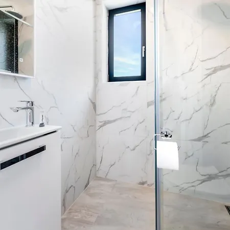 Boutique Arion 4*